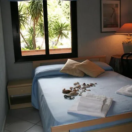 Verdemare Sardegna Uno Apart Otel