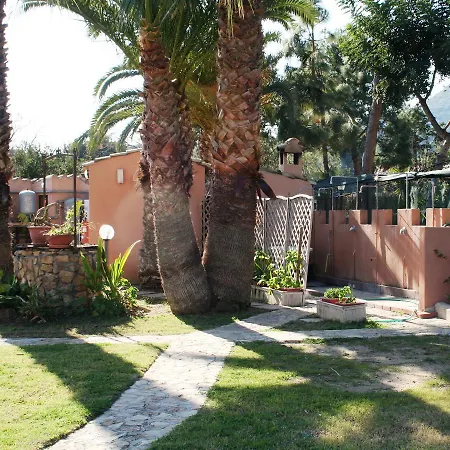 Verdemare Sardegna Uno מלון דירות 3*