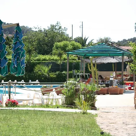 Verdemare Sardegna Uno מלון דירות 3*