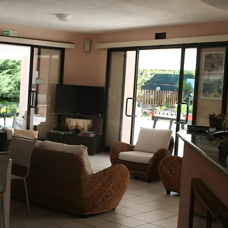 Verdemare Sardegna Uno 아파트호텔 빌라시미우스